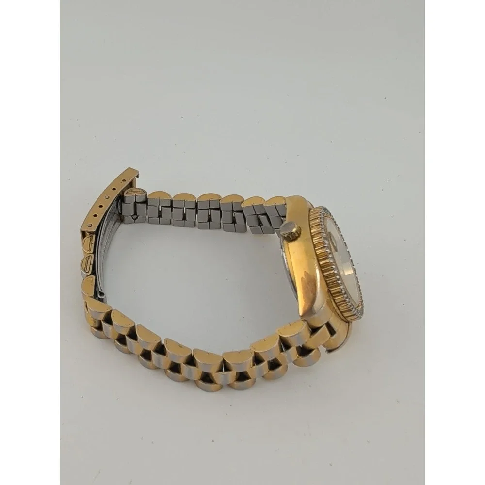 Vintage Gruen Women's Watch 26mm Case Crystal Bezel 6.75
